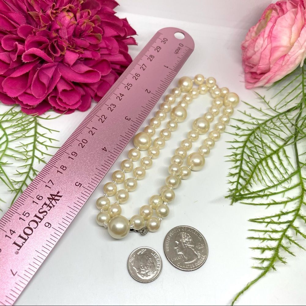 Lustrous Cream Pearl Strand Necklace - Timeless Elegance - Picture 7 of 7